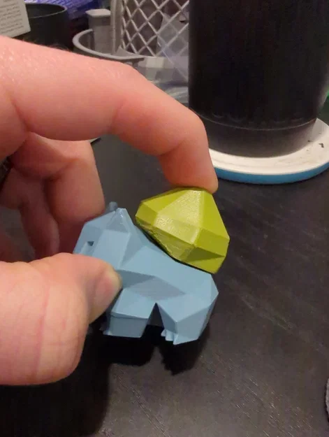 Bulbasaur Low-Poly có thể bóp với nút bàn phím Cherry MX - Image 3