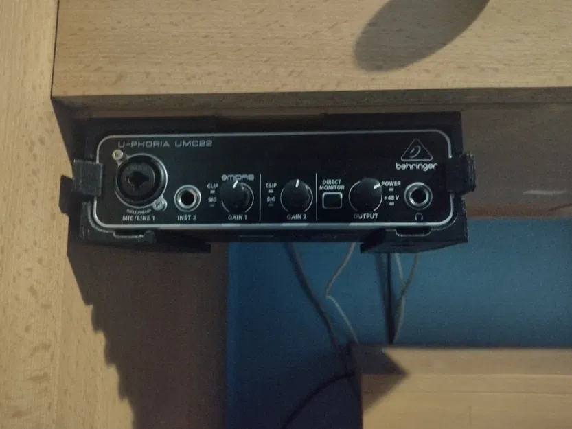 Giá đỡ Behringer UMC22 - Image 1