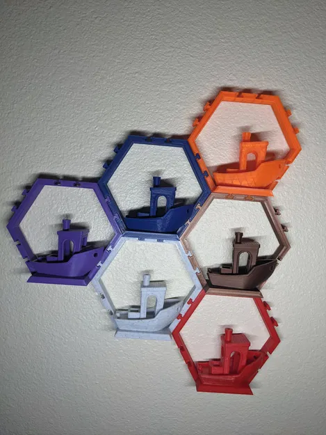 Mô hình Treo Tường Hexagon Benchy - Image 1