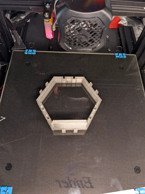 Mô hình Treo Tường Hexagon Benchy - Image 2