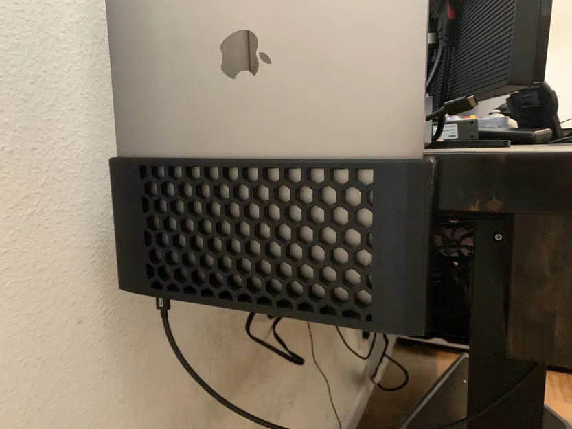 Giá đỡ Macbook Pro 15" gắn bàn đứng - Image 1