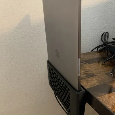 Giá đỡ Macbook Pro 15" gắn bàn đứng