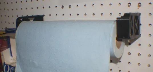 Giá Treo Khăn Giấy Cho Pegboard - Image 1