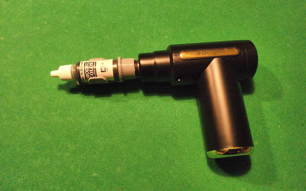 Máy lắc chai Vallejo. Súng massage Bright. - Image 1