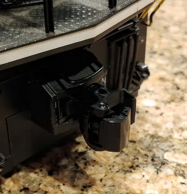 Giá đỡ khớp nối Kadee #907 cho đầu máy SD70MAC USA Trains - Image 1