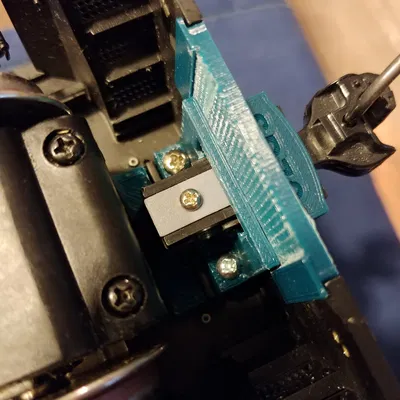 Giá đỡ khớp nối Kadee #907 cho đầu máy SD70MAC USA Trains