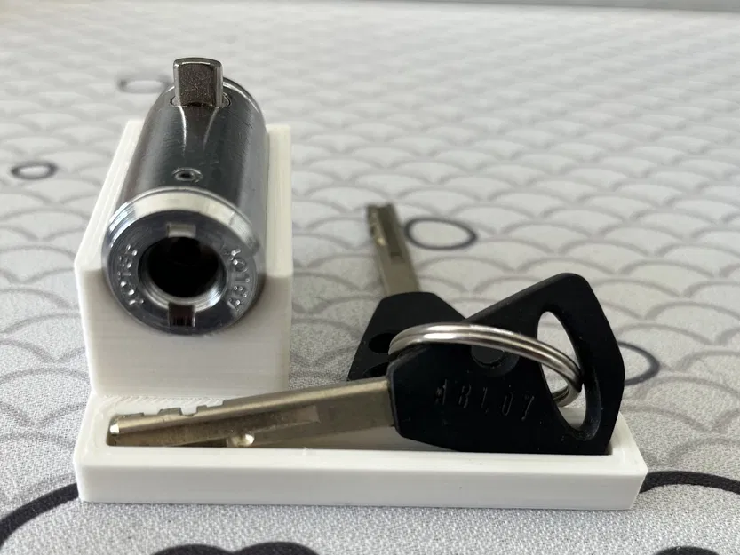 Chân Đế Trưng Bày Abloy Exec - Image 2