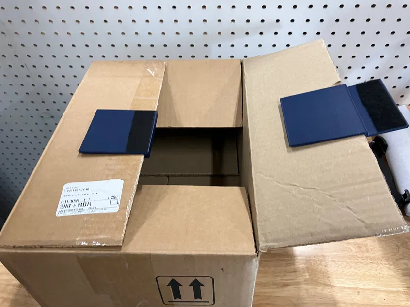 Miếng dán khóa dán velcro cho thùng carton - Image 9