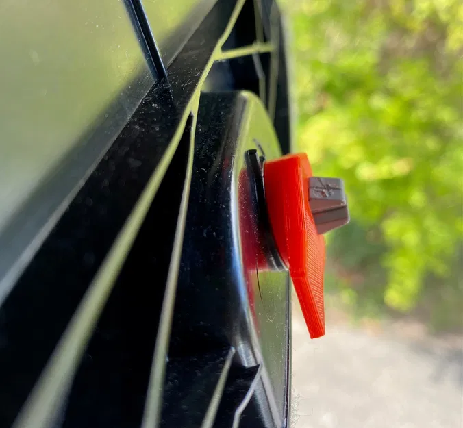 Kẹp giữ Audi A4 Avant B7 - Image 2