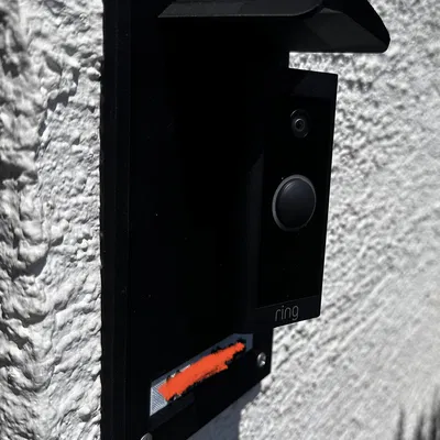 Đế Gắn Chuông Cửa Ring Có Mái Che (Nghiêng 15 Độ)