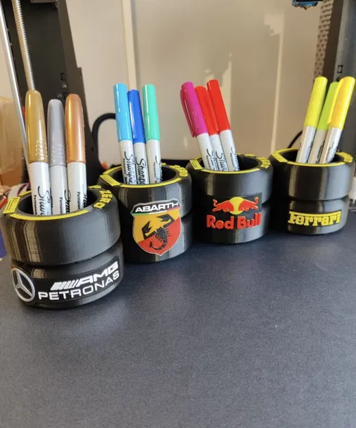 Ống Cắm Bút Hình Lốp Xe F1 - Image 1