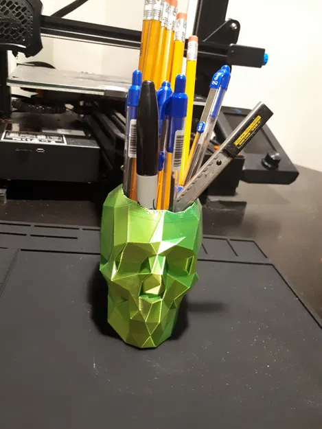 Hộp Đựng Bút Đầu Lâu Low Poly - Image 1