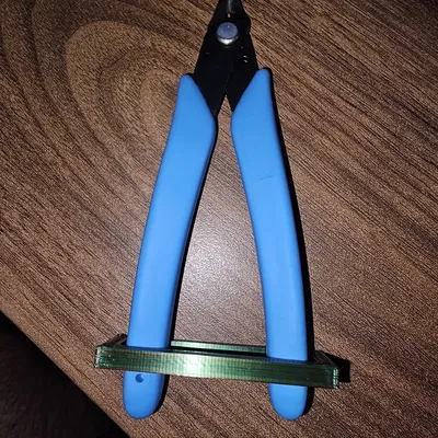 Khuôn giữ kềm / kéo cắt