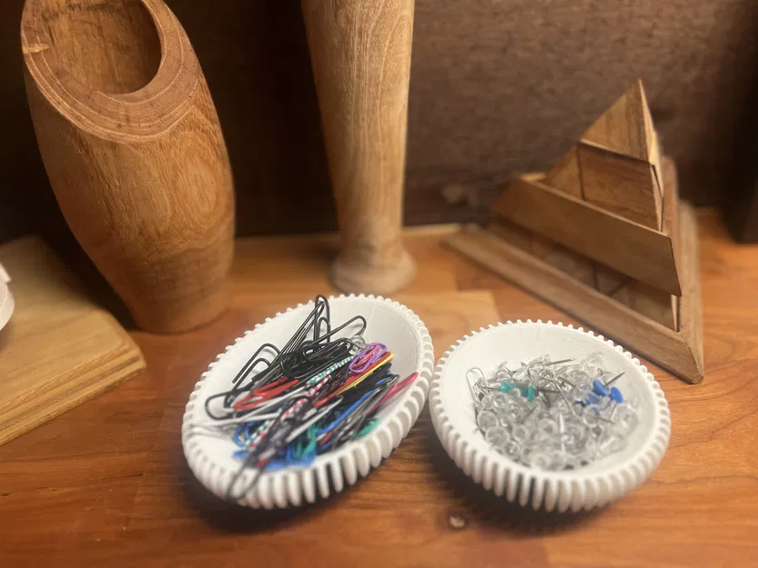 Chân Cắm & Kẹp Giấy Đựng - Image 3