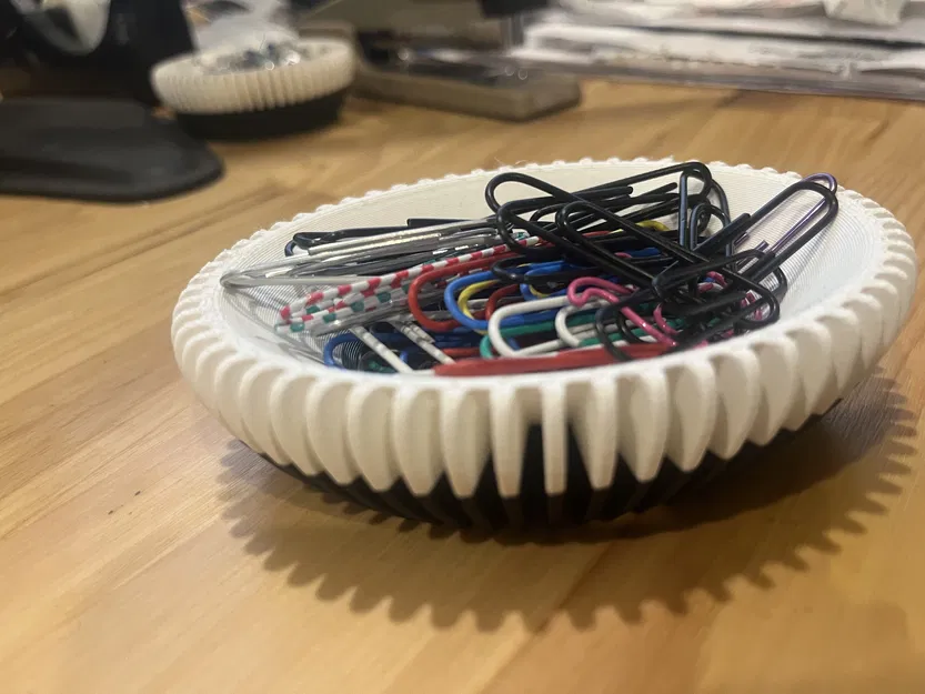 Chân Cắm & Kẹp Giấy Đựng - Image 8