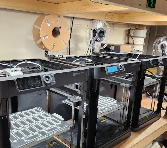 Giá Đỡ Cuộn Sợi Nhựa Carbon Cho Bambu P1P - Image 1