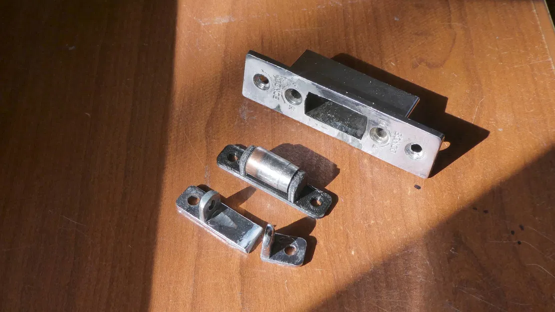 Bộ sửa chốt cửa cuốn (kèm file nguồn FreeCAD) - Image 1