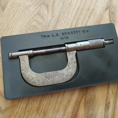 Hộp đựng tùy chỉnh cho thước đo Micrometer L. S. Starett cũ