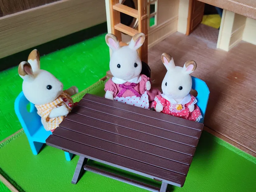 Bàn sân vườn cho đồ chơi Sylvanian Families - Image 1