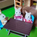 Bàn sân vườn cho đồ chơi Sylvanian Families - Thumbnail 1