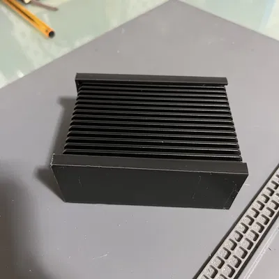 Giá treo tường vỏ nhôm Miuzei