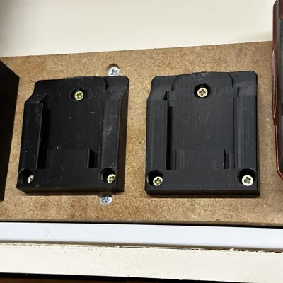 Giá treo pin Parkside X20V gắn tường