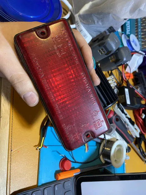 Giá Đỡ Đèn Hậu Xe Toyota Rav 4 - Image 1