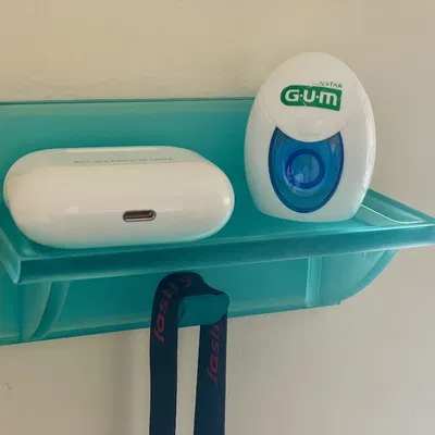 Kệ nhỏ và móc treo dây chìa khóa dán tường