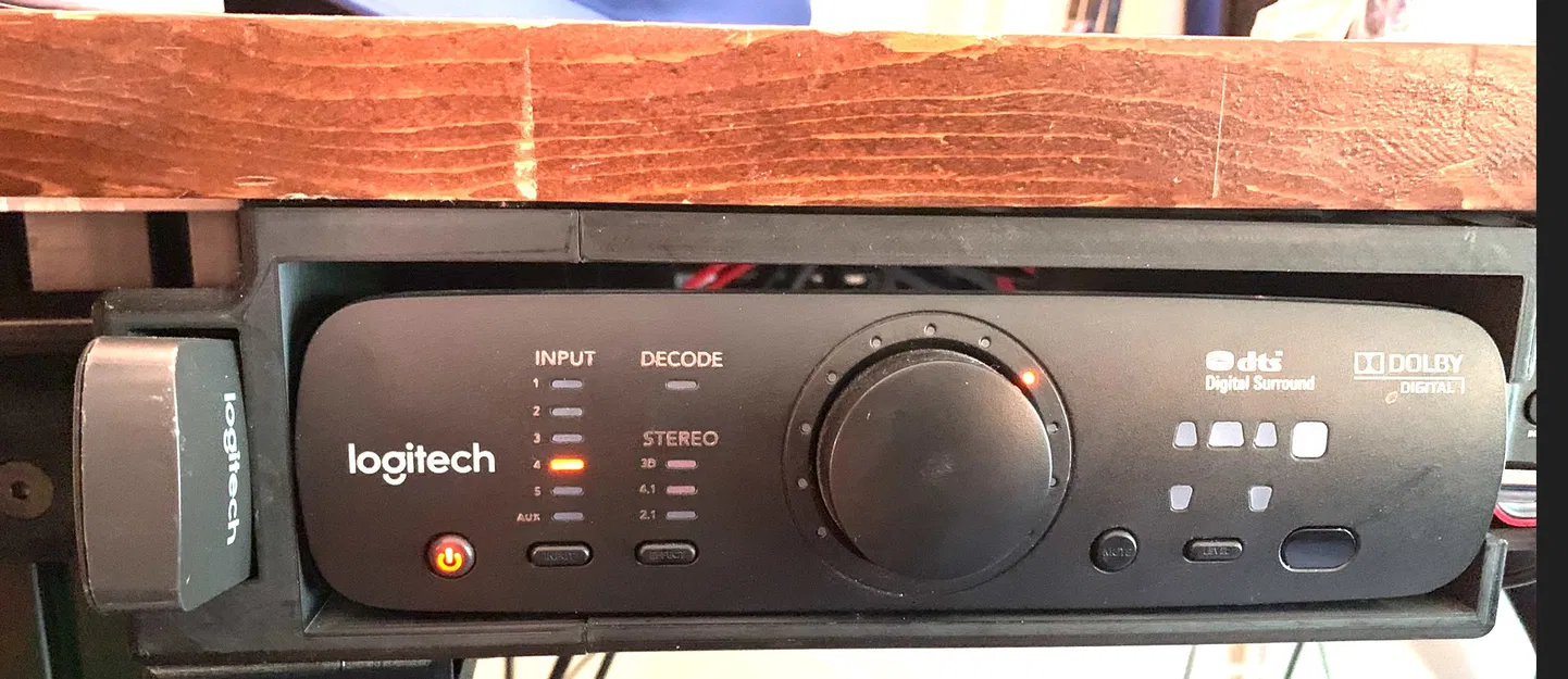 Giá đỡ mặt dưới cho bộ điều khiển Logitech Z906 - Image 1