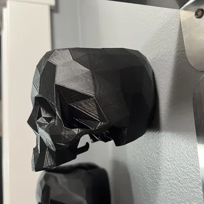 Hộp Sọ Low Poly Treo Tường Kèm Móc