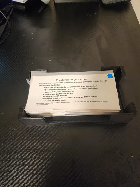 Hộp Đựng Séc Đơn Giản - Image 1