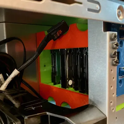 Khung Đựng Ổ Cứng SSD HDD 8 x 2.5" Ra 3 x 5.25"