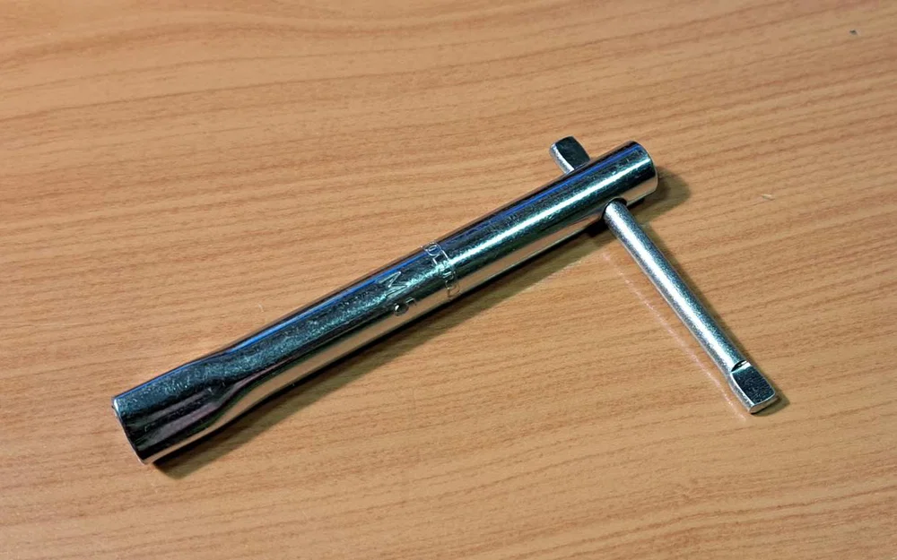 Tay cầm cho cờ lê tam giác - Image 3