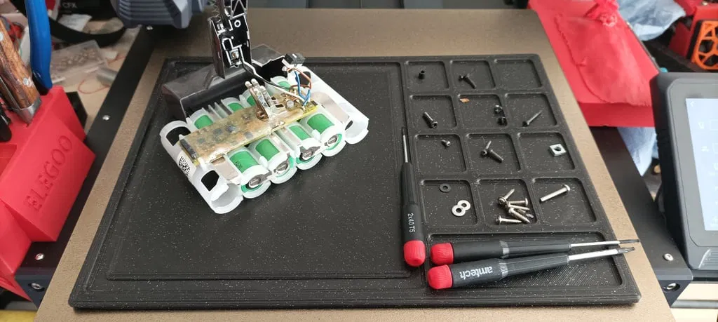 Khay Đựng Linh Kiện - Khay Tháo Ráp và Tay Kẹp Hỗ Trợ Hàn - Image 2