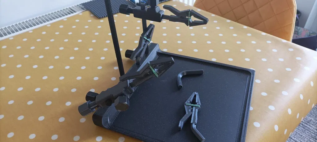 Khay Đựng Linh Kiện - Khay Tháo Ráp và Tay Kẹp Hỗ Trợ Hàn - Image 3