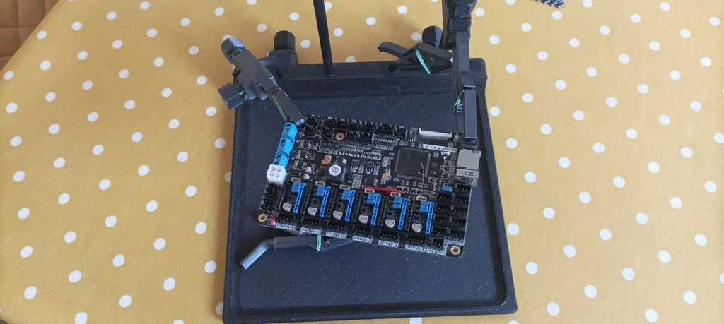 Khay Đựng Linh Kiện - Khay Tháo Ráp và Tay Kẹp Hỗ Trợ Hàn - Image 4