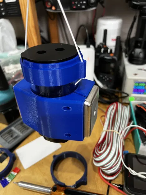 Bộ Gá và Giỏ Tạ Ống Khóa 2 inch Blue Robotics - Image 1