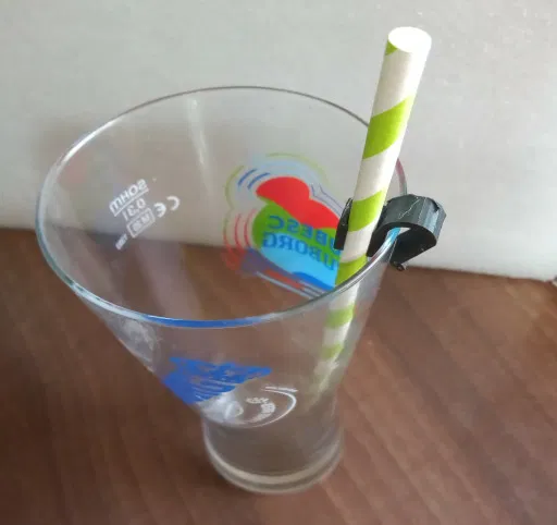 chỗ cắm ống hút ly nước - Image 1