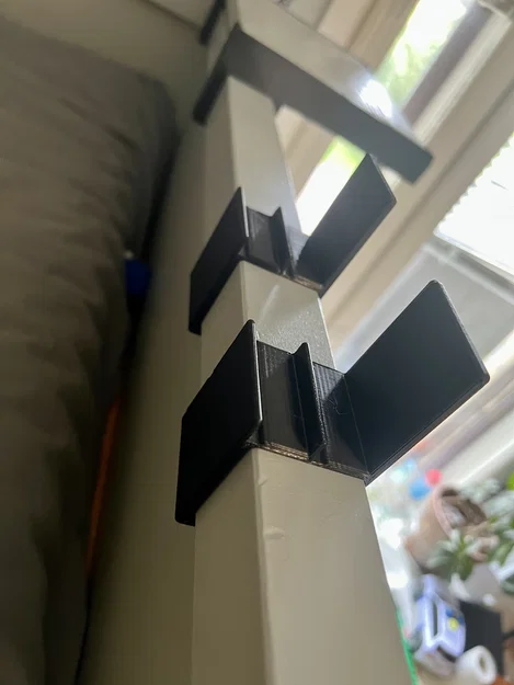 Giá đỡ máy tính bảng Ikea Kura - Image 1