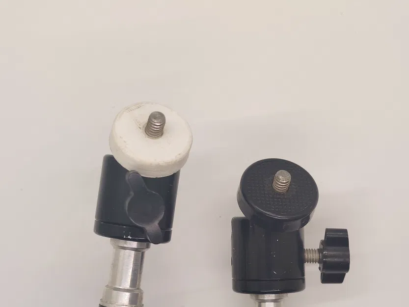 Đai Ốc Vặn Tay Khóa Chân Đèn Tripod 1/4"-20 - Image 1