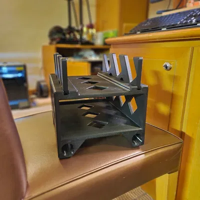 Kệ Trưng Bày Bàn Phím Có Hộc Chứa Đồ