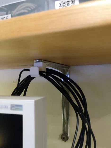 Thêm một cái kẹp giữ dây đo cáp - Image 1