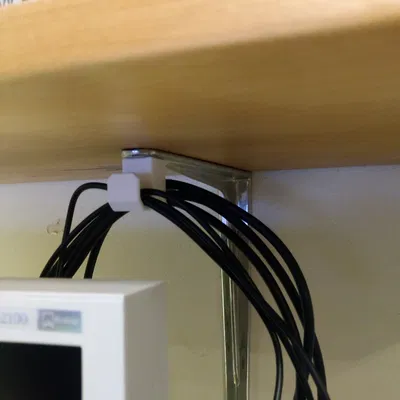 Thêm một cái kẹp giữ dây đo cáp