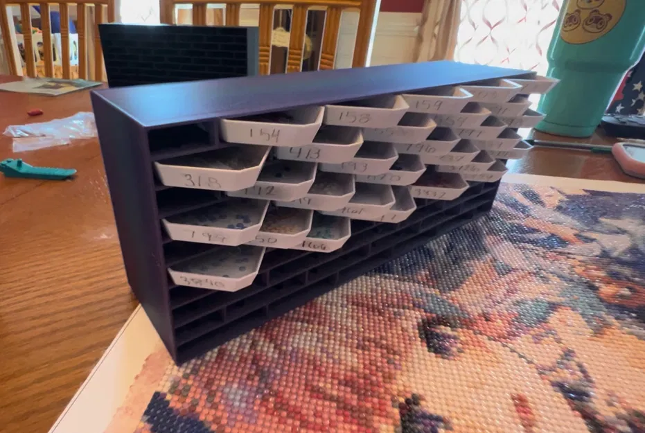 Hộp Đựng Kim Cương Đá và Các Vật Dụng Khác - Image 1