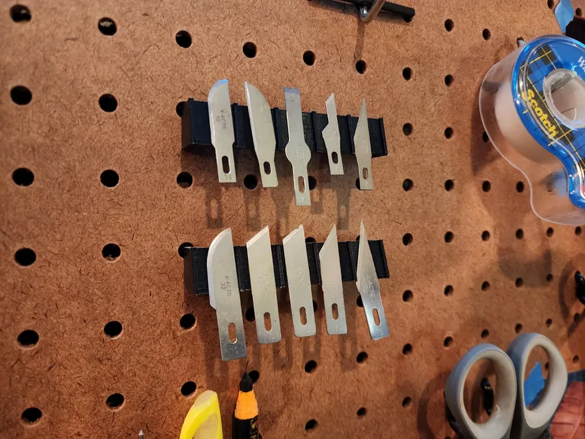 Giá đỡ dao X-Acto gắn bảng Pegboard - Image 1