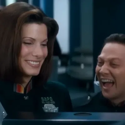 3 Vỏ Sò "He Doesn't Know" (Demolition Man)