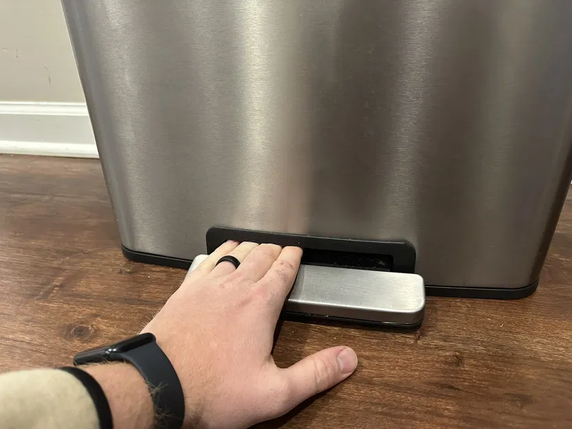 Tấm Chắn Bàn Đạp Thùng Rác Kohler 47L - Image 3