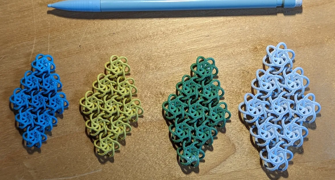 Móc Khóa/Bông Tai Chainmail - Image 1