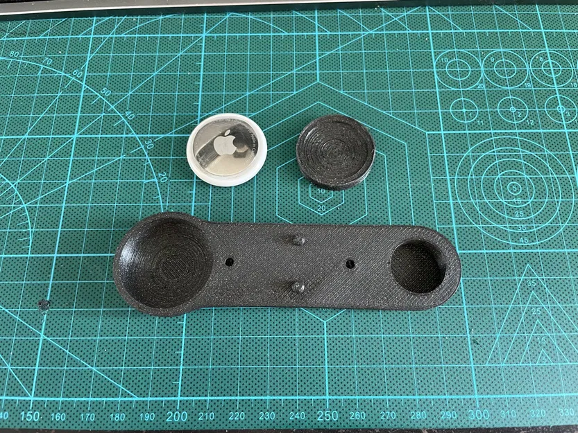 Giá đỡ AirTag kín đáo, dễ lắp cho xe Xiaomi M365 - Image 3