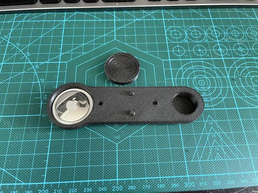 Giá đỡ AirTag kín đáo, dễ lắp cho xe Xiaomi M365 - Image 4